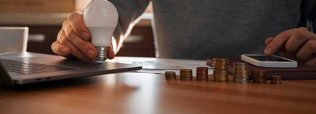 como controlar gastos mensais