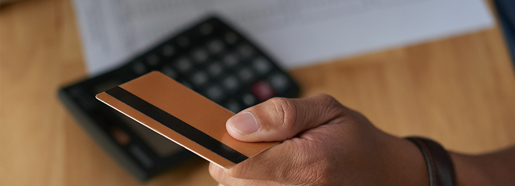 pagar o mínimo do cartão de crédito